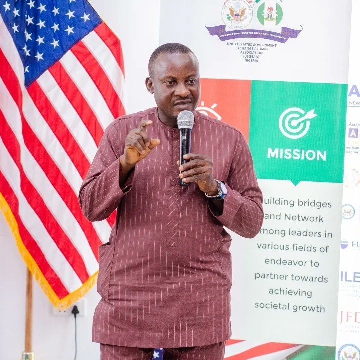 taiwoadewole's tweet photo. Pictures from the recently concluded Climate Solutions Leadership Training sponsored by @USinNigeria facilitated by @ClimateWed ,where I spoke extensively on #BeatPlasticPollution #recycling #wastemanagement #trash2cash among others https://t.co/X3LzV1hUpa