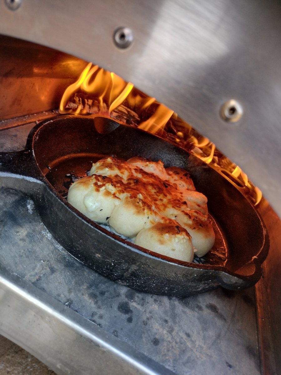 little_beee's tweet photo. @DeputyGrocott Cheesy garlic dough balls (followed by pizzas but didn't get photos of those) https://t.co/oaAtQvSmBY
