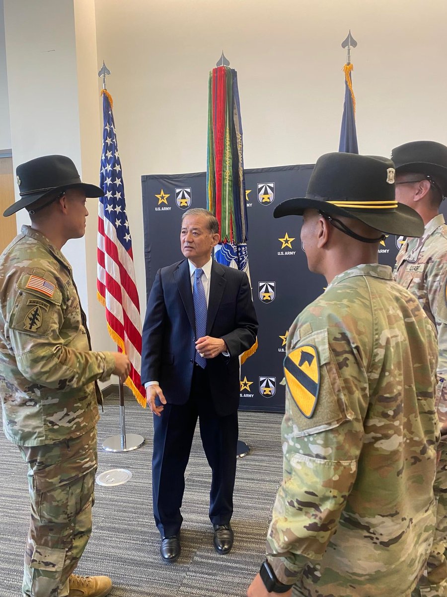 1stCavalryDiv's tweet photo. Leaders from 1st Cavalry Division Sustainment Brigade were given the opportunity to meet the former commander of America’s #FirstTeam Gen. (Ret) Eric Shinseki.
#WeAreTheCav | #FirstTeam | #BigYellowPatch| #AAPI | @iii_corps | @FORSCOM https://t.co/kPsyViTfsU