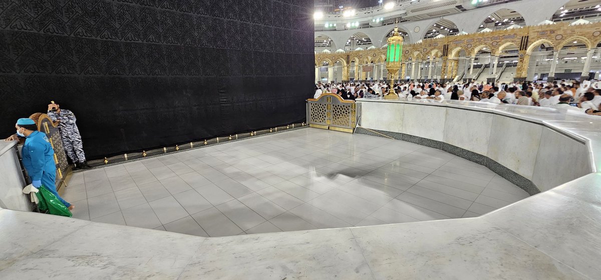 HaramainInfo's tweet photo. Images of the Hateem side of the Ka'abah a few moments ago at Masjid Al Haram https://t.co/M4OqK2NPKB