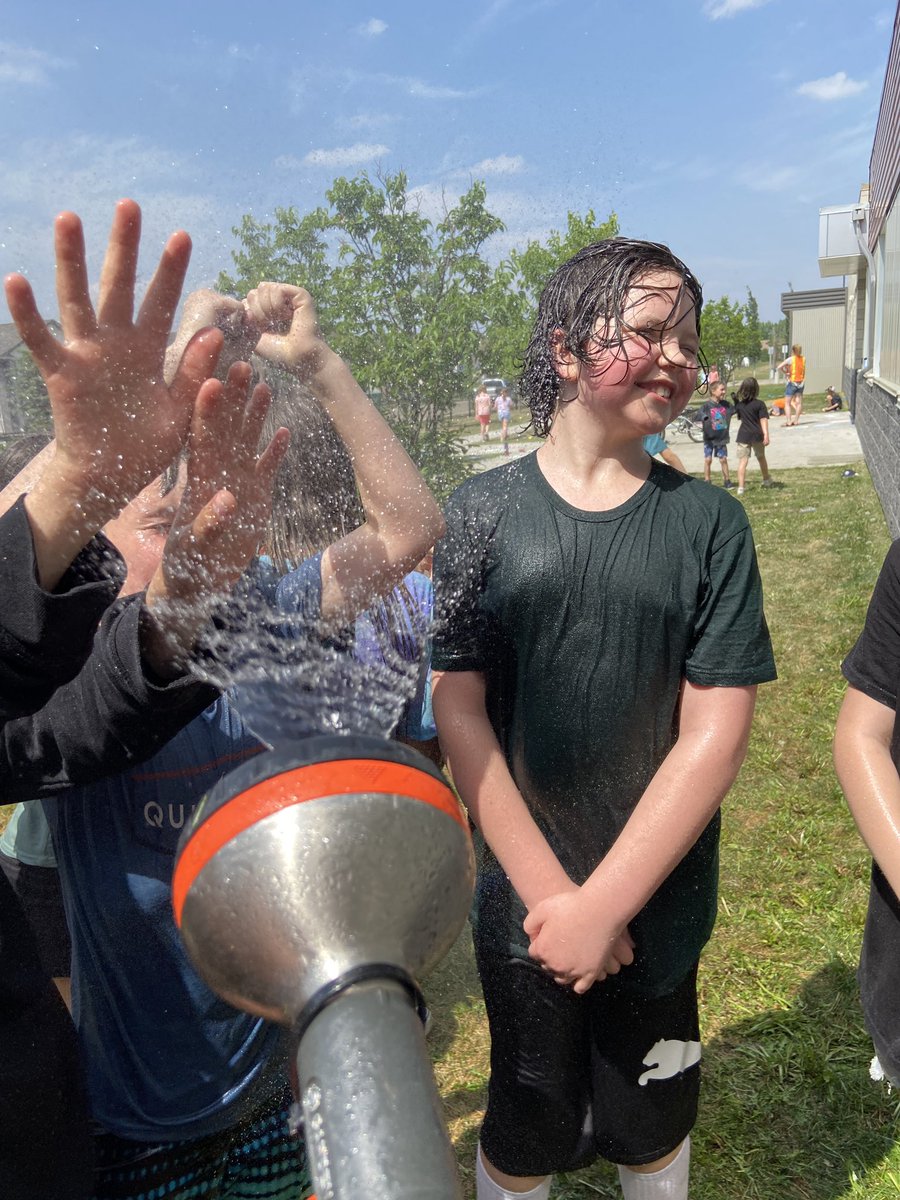 Teacher0708's tweet photo. Being the teacher with the hose is a great perk 🤣 thanks to @alohateach and @TennantHeidi for planning a gray afternoon @IRIC_WC #suninthefun https://t.co/RwbsdvkwTR