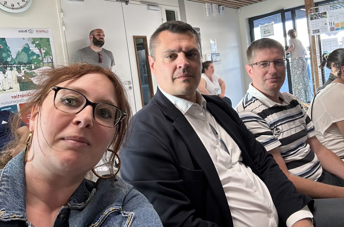 FabriceManni's tweet photo. Réunion de quartier - Le Sycomore 
@VilledeBussy 
Les années passent et les mêmes problèmes restent irrésolus : Pas de suivi des chantiers, stationnement anarchique, charges exorbitantes. Le maire  a expédiée la réunion en 1 H . 
#bussysaintgeorges #marneetgondoire #SeineEtMarne https://t.co/OAbSBPl7Kj