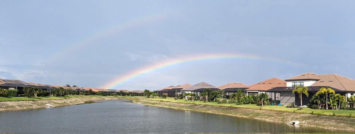 Double rainbow 🌈 in SW Florida @MattDevittWINK @ErinAshleyWX @JaniceHuff4ny @SamChampion @paytonmalonewx @LaurenceTobias1