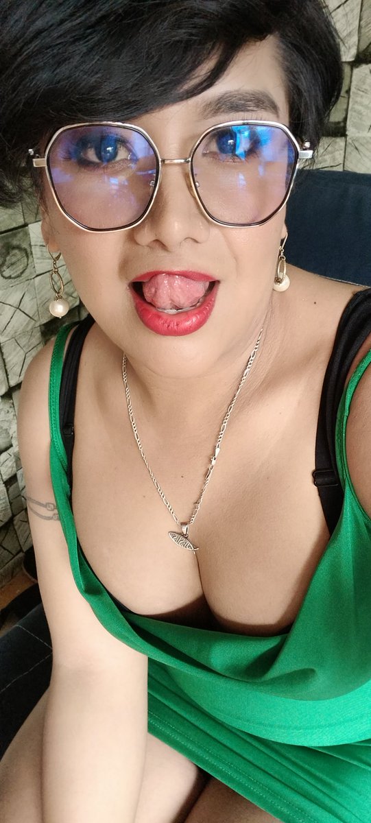 Esta lengüita quiere recordar viejos tiempos se me antoja un rico caramelo