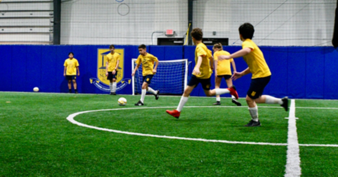 🚨Calling all soccer players!🚨 Our Small Group Training program is here to help! 🥅🔥 Join our exclusive community of skilled players and dominate the field with challenging drills and like-minded individuals. 🤝 Don't miss out! 

#soccertraining @UnivSoccerAcad