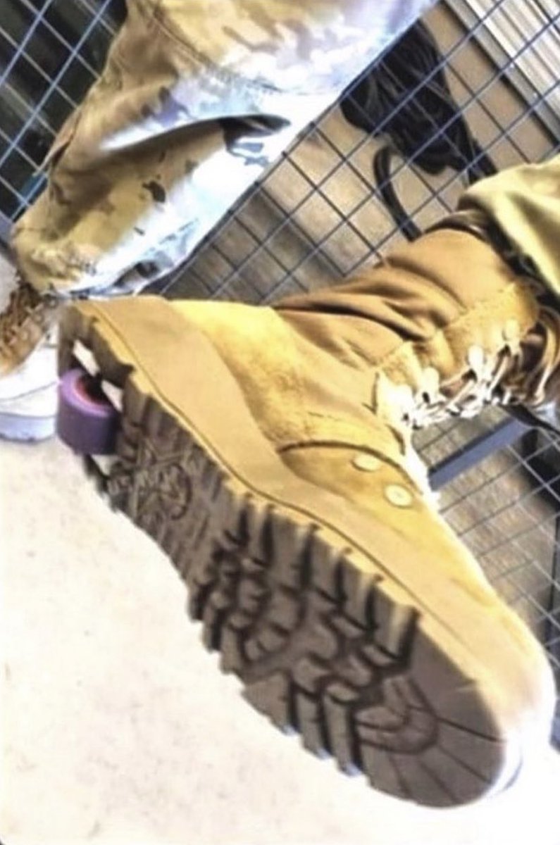 Misterr_Fishk's tweet photo. Putting on the TacticHeelies so I can zoom away from my MajorFeelies https://t.co/3OW8XzZNWE