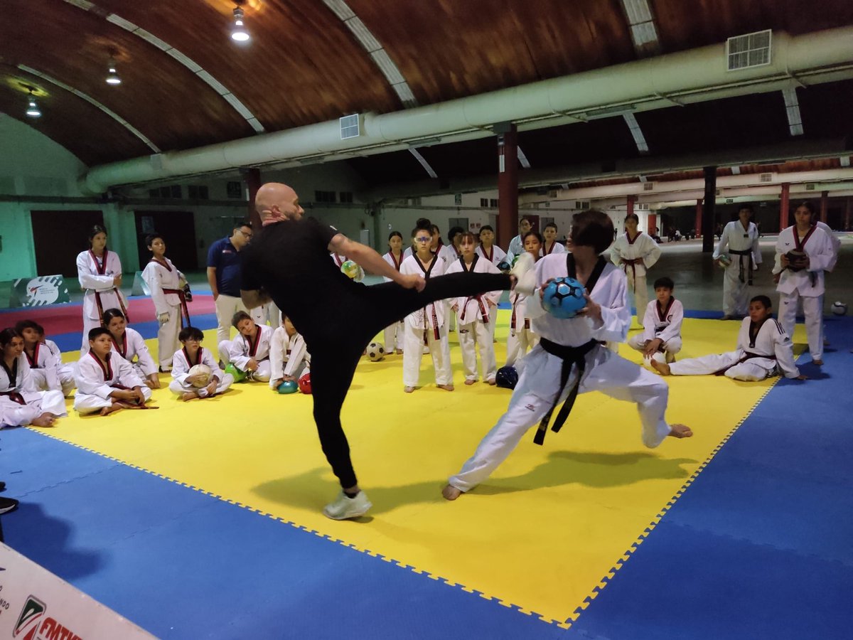 DiarioPresente's tweet image. #Deportes🏆 Inició de estupenda forma el Campamento Estatal para el Desarrollo Competitivo en la Nave I del #ParqueTabasco.