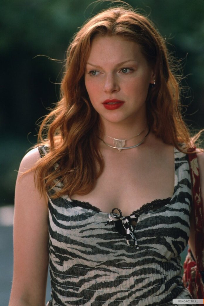 @DisneyStudios  how did you not cast Laura Prepon (aka Donna from That '70s show) as the Little Mermaid!? She's an actual Red head man come on!!! 😑 #TheLittleMermaid @LauraPrepon