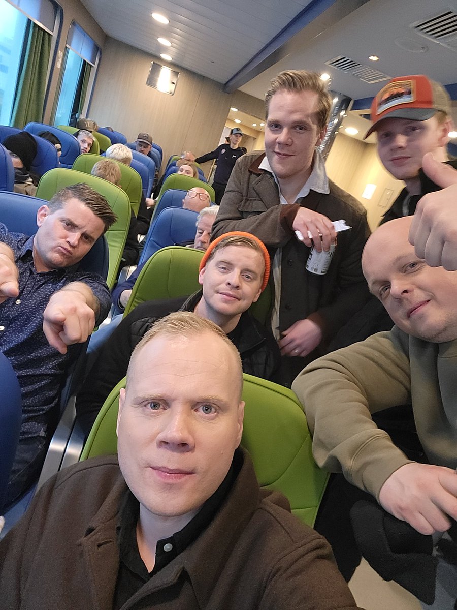 Til hamingju <a href="/ibvhandbolti/">ÍBV Handbolti</a> . Frábært lið og skemmtilegt. 
<a href="/Haukarhandbolti/">Haukar - Handbolti</a> geta gengið stoltir frá borði. Óendanlega stoltur af þeirri umfjöllun sem við á <a href="/St2Sport/">Stöð 2 Sport</a> buðum uppá. Einstakt fólk sem maður vinnur með undir stjórn <a href="/togologo16/">Þorgeir Logason</a> - allir sérfræðingarnir óaðfinnanlegir.