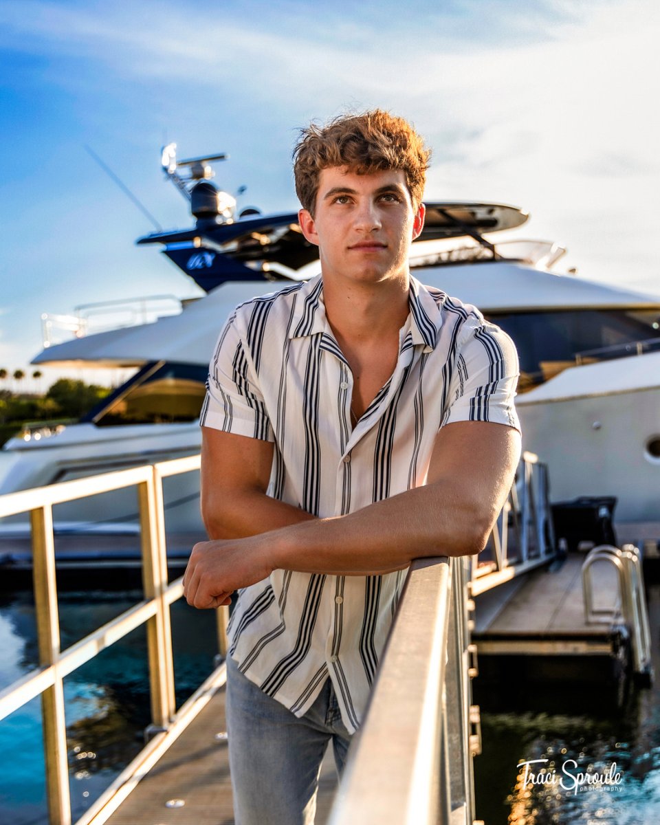 TraciPhotos's tweet photo. Setting sail into the future with this senior's stunning portrait at @harboursidefl

Congratulations on your graduation and best wishes for smooth sailing ahead! 🎓⛵ 

#seniorportraits #classof2023 #JupiterFlorida #luxuryboat #sailingintotheunknown  #seniorstu... https://t.co/mXuCa0fEN4