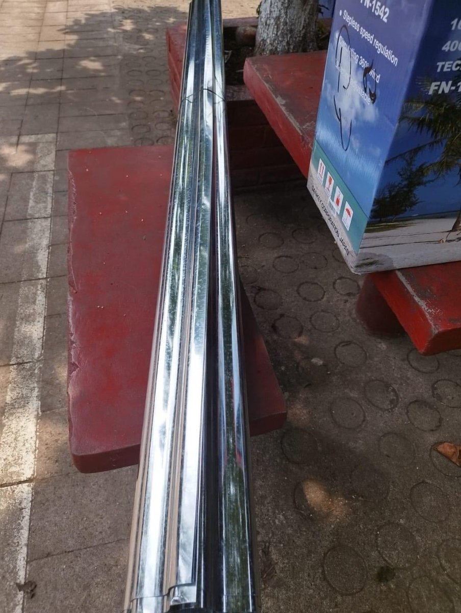 GANAOFICIAL's tweet photo. En #Jiquilisco Alcalde Michel Pérez realiza una entrega personal de ventiladores y dotación de láminas al C.E. Ramiro Martínez Pineda. 

🔸Michel es un ejemplo de liderazgo que cumple con su palabra y trabaja arduamente para mejorar la calidad de vida de la comunidad.

#SomosGANA https://t.co/OC1uwaaqTT