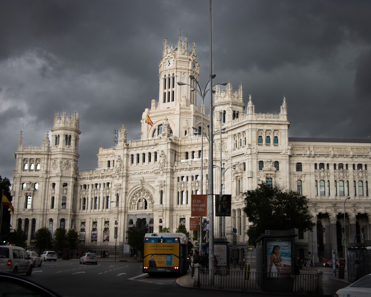 AngeloSantoro's tweet image. Bel tempo si spera. #Madrid #bancodeespaña #cloud #stormclouds #cityscape #canonphotography