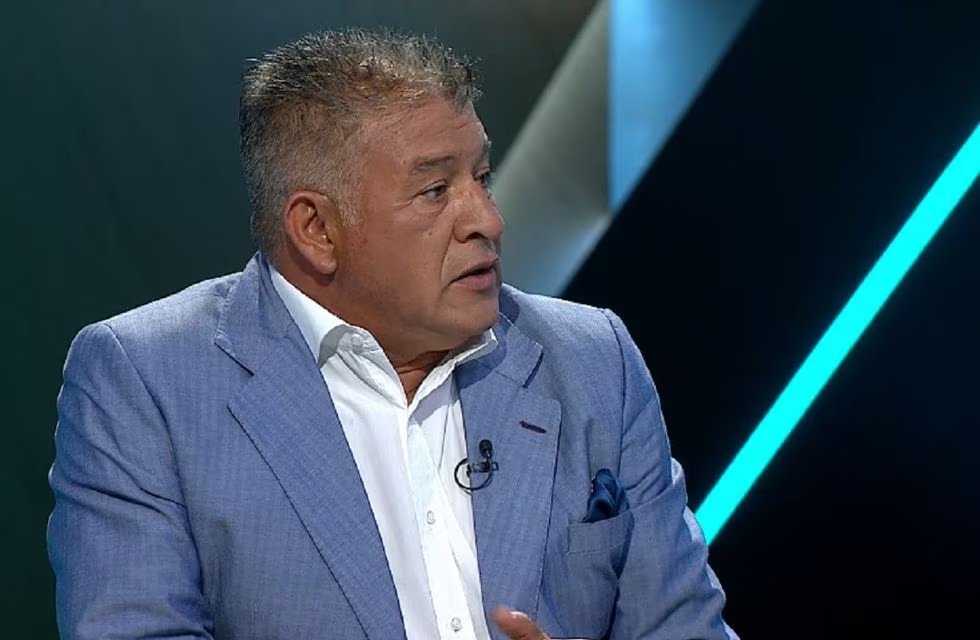 nagatoazul's tweet photo. Y se entiende el odio y la envidia que le tiene Borghi a Sampaoli. Mientras el pelado sin verguenza suma una Europa League a su palmarés Bichi Borghi está comentando un Magallanes vs Copiapo en TNT y haciendo chistes del pico. 
GRANDES DIFERENCIAS. https://t.co/kocJQc1N9b