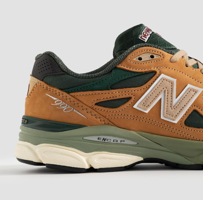 SOLELINKS's tweet photo. Ad: Ends tonight: New Balance 990v3 'Tan/Green' at $140 + shipping, discount applied in cart => https://t.co/Mn31CPtdzV https://t.co/1Ns0JRLTm8