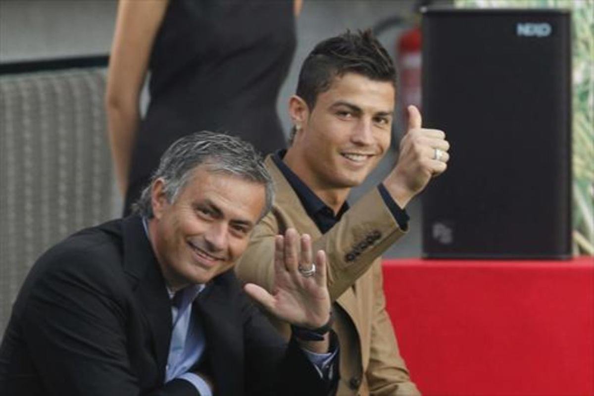 Cr7stianismo_'s tweet photo. La caída de los grandes es la felicidad de los mediocres.

Volverán. Y si no vuelven, da igual, ya lo han hecho todo por el fútbol. Porque uno es el mejor entrenador de la historia, y el otro es el mejor jugador de la historia. https://t.co/0GusqIlj9T