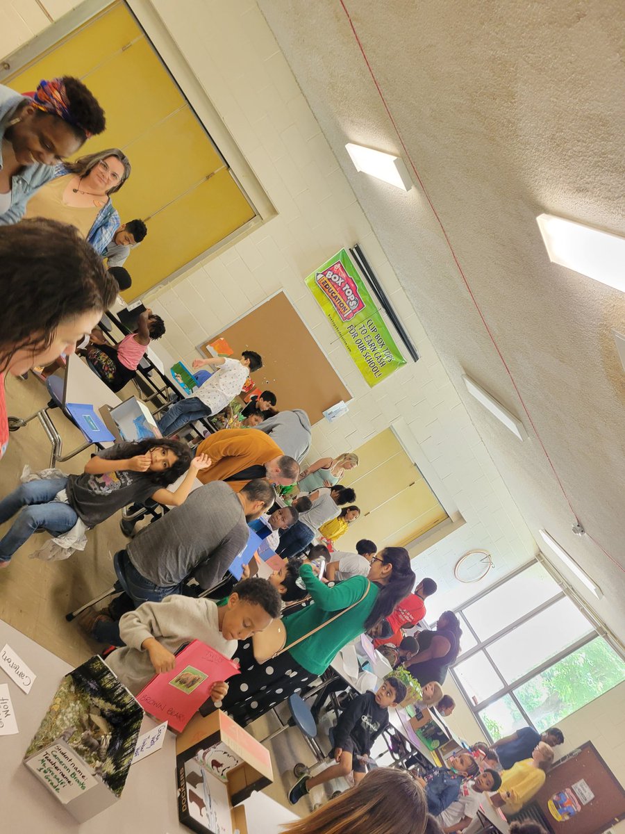 kriscamp70's tweet photo. @OVIEWBEARS 1st grade scholars did a phenomenal job presenting their animal habitat research projects to friends and family today. Way to go, 1st grade teachers and scholars!
#create https://t.co/iKGLojh4Zo