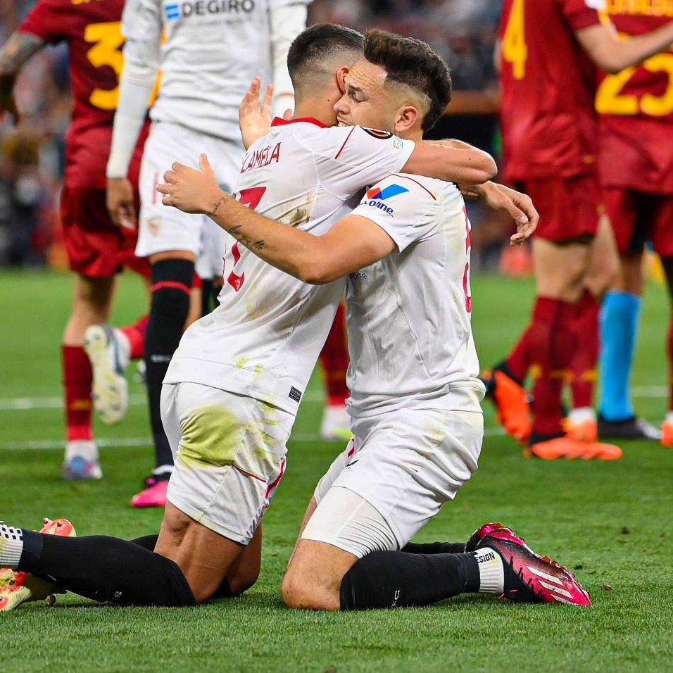 Lucas Ocampos no puede mantener la emoción:

🗣️" Hace 3 meses estaba sin entrenar y ahora soy Campeón de Europa. Esto es lo que somos, para ganar hay que sufrir. Es lo que se merece el Sevilla, mi mujer, mi familia. Es una locura".
