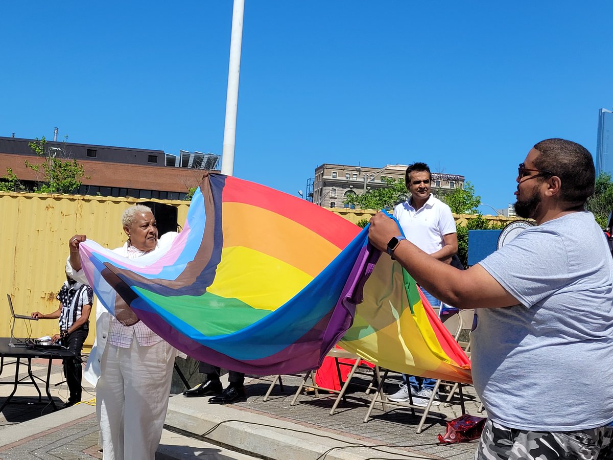 As #pridemonth begins, please mark your calendars now for the City of Atlantic City's 3rd annual Pride Flag Raising Ceremony‍🌈

📅 June 15th
🕒 3 p.m.
📍 City Hall Courtyard