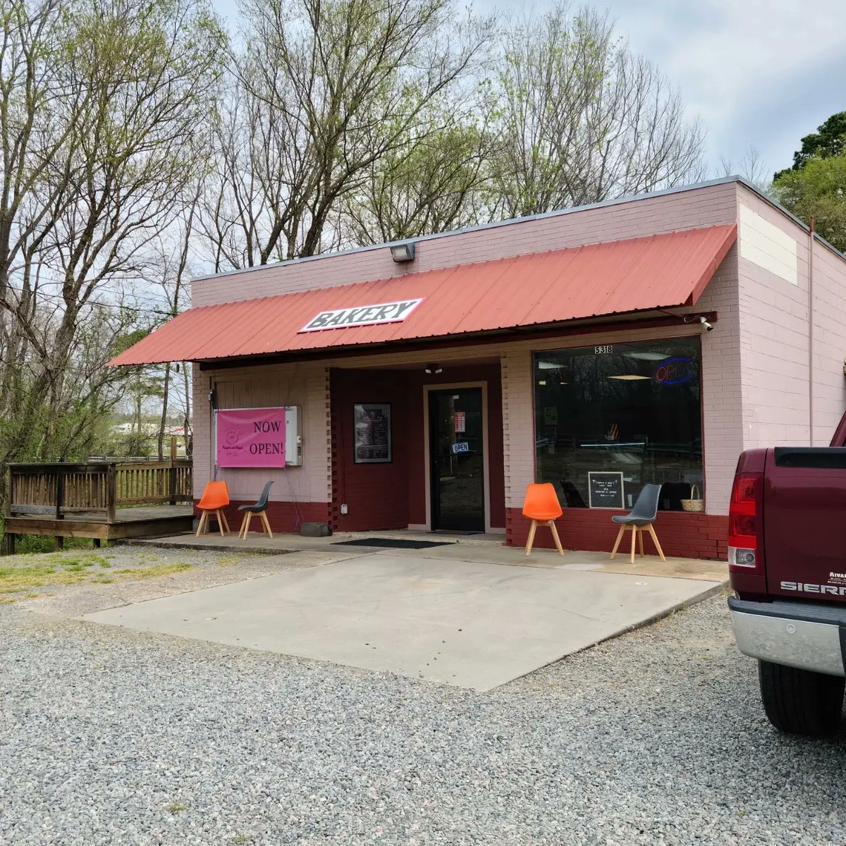 pumpkinandbuggs's tweet photo. Halifax's Bakery and Ice Cream Shop Specials this week!  Cheesecake Brownie Sundaes, Cookies Sundaes, Walnut Brownie Sundaes, Cinnamon Roll Sundaes, Double Fudge Brownie Sundaes, and Chipwitch Sandwiches. https://t.co/KfVru7eZyT