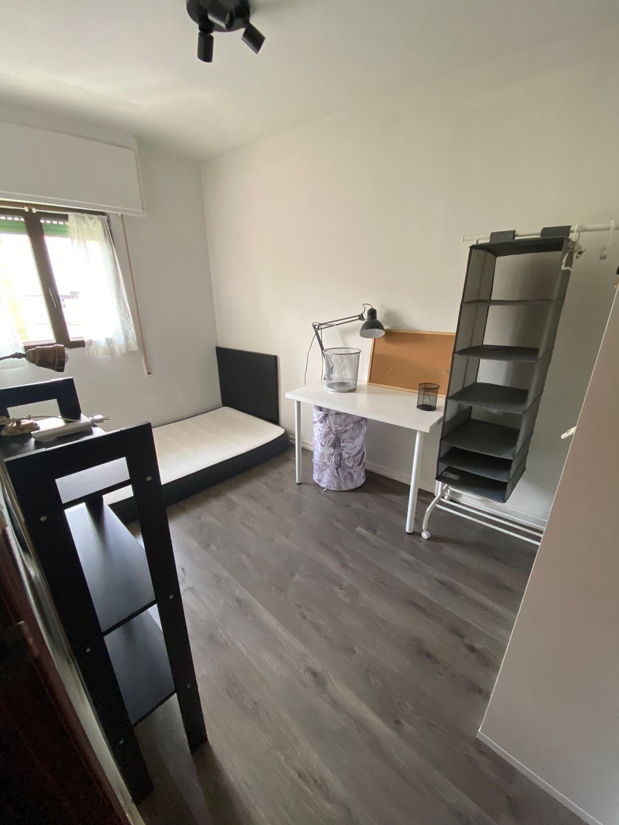 carlarrrd's tweet photo. Estamos buscando COMPI DE PISO en MADRID, si me ayudas a compartir me harías un favorazo🫶🏻 https://t.co/pdLmb4eHag https://t.co/K2rJAkbRbQ