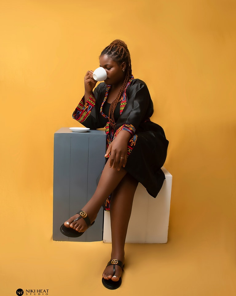 NikiHeatBeauty's tweet photo. Studio photo avec maquillage professionnel à Douala, Cameroun.
Réservez votre séance shooting photo famille, grossesse, portrait professionnel, bébé, marriage, anniversaire.
Contact  691 120 581 ou 654 311 111
#NikiHeat #photo #shootingphoto #portrait #grossesse https://t.co/LeysmyC1uv