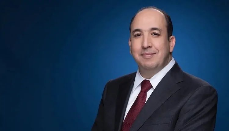 ⛔️ قناة الجزيرة القطرية فصلت المذيع المغربي عبد الصمد ناصر بسبب تغريدة على تويتر دافع بها عن بلده ضد مشروع انفصالي ممول بالكامل من دولة جارة 

لكنها في المقابل تتغاضى باستمرار عن آخرين يعملون لديها طالما استخدموا  حساباتهم في مواقع التواصل للإساءة لدول و قادة و أنظمة و حكومات و