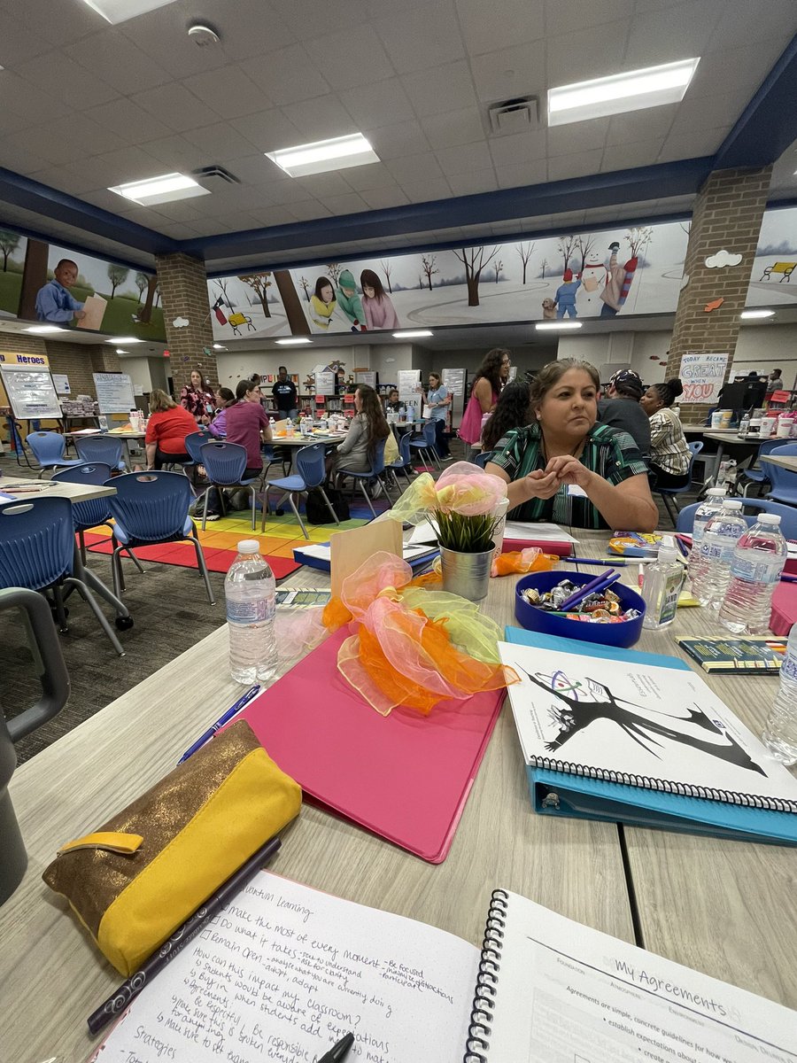 MsLopezScience's tweet photo. Lots to learn with a sprinkle of fun! #quantumlearning @HorneElementary https://t.co/8hx3oKNObR