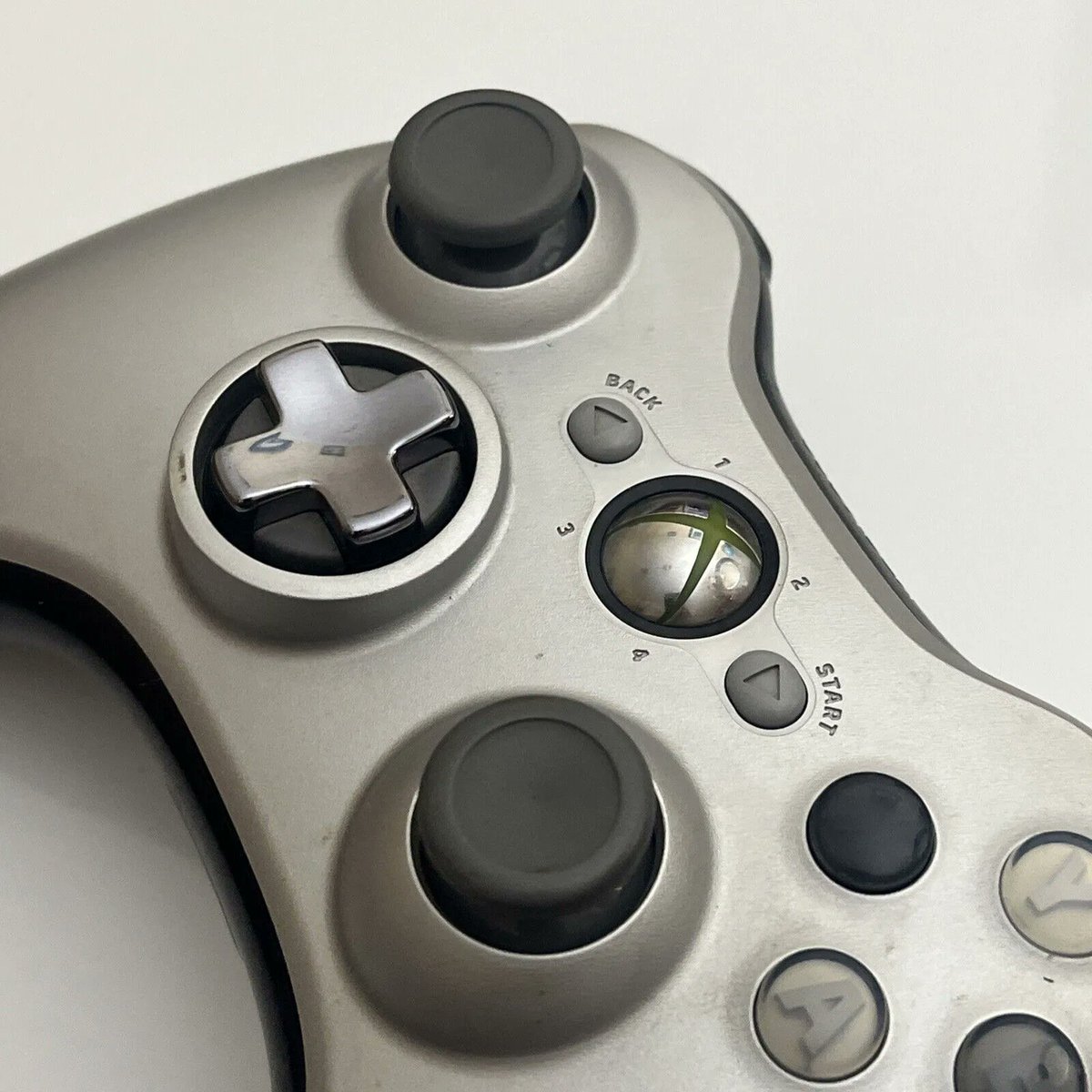 UnitRetro's tweet photo. Official Microsoft Xbox 360 Wireless Controller Silver Limited Edition
#officialmicrosoftxbox360wirelesscontrollersilverlimited
#xbox360controller
#xbox360
#xbox
#wirelesscontroller
#controller
#gaming
#retrogaming
#limitededition
#collectorsitem
https://t.co/s0c0VtaumI https://t.co/dqYmc0Vaxf