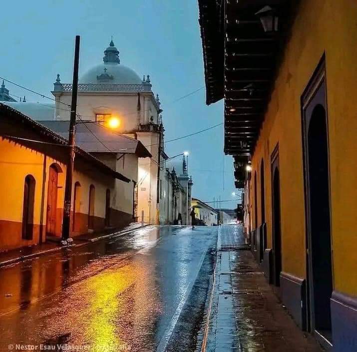 León Santiago de Los Caballeros, una de las ciudades más bonitas de #Nicaragua 

       Buenas tardes 🍃🌧 ☕️

📸 A quien corresponda. 

#MadresGranAmor
#TropaSandinista