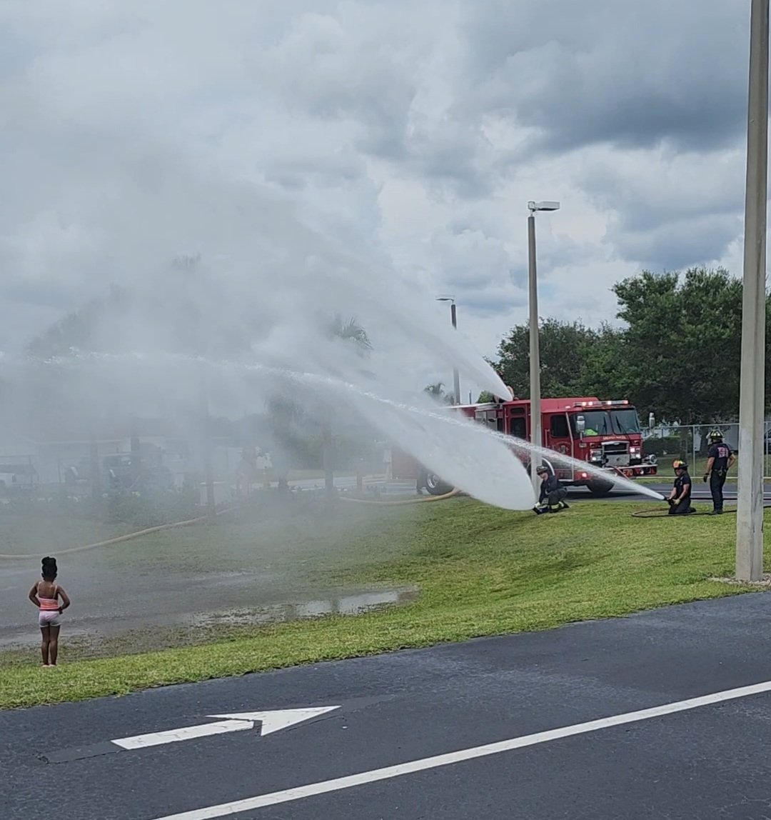 Mrs. Viana tweet media