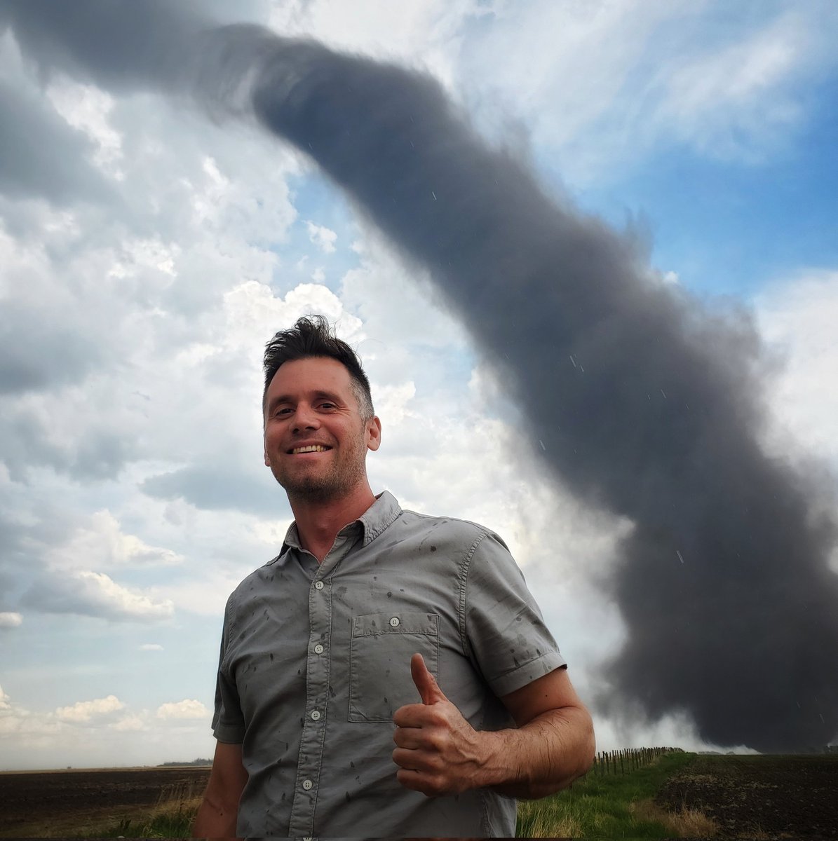 BadWeatherKyle's tweet image. Confirmed...the tornado didn't do any damage. 

It stayed out over open fields, where it belongs. #abstorm