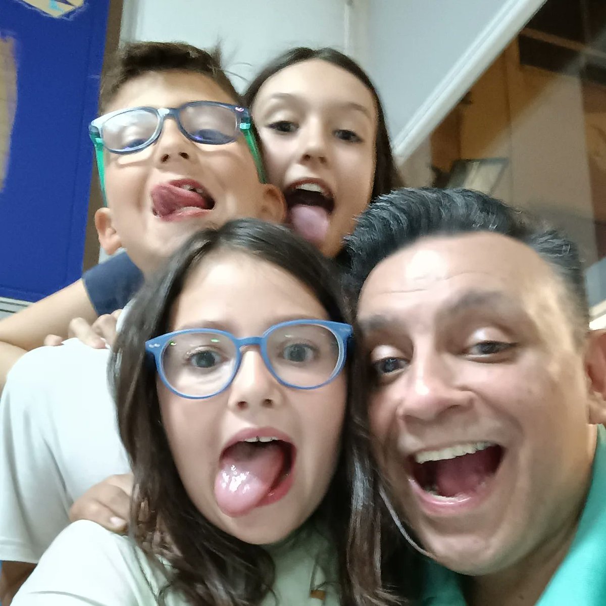 gerardobri's tweet photo. Feliz 84 Papito!!
Nada mejor que compartir y disfrutar con quienes nos quieren!!!
#familia #sobris #papa #feliz84 https://t.co/gHMDTv1DiL
