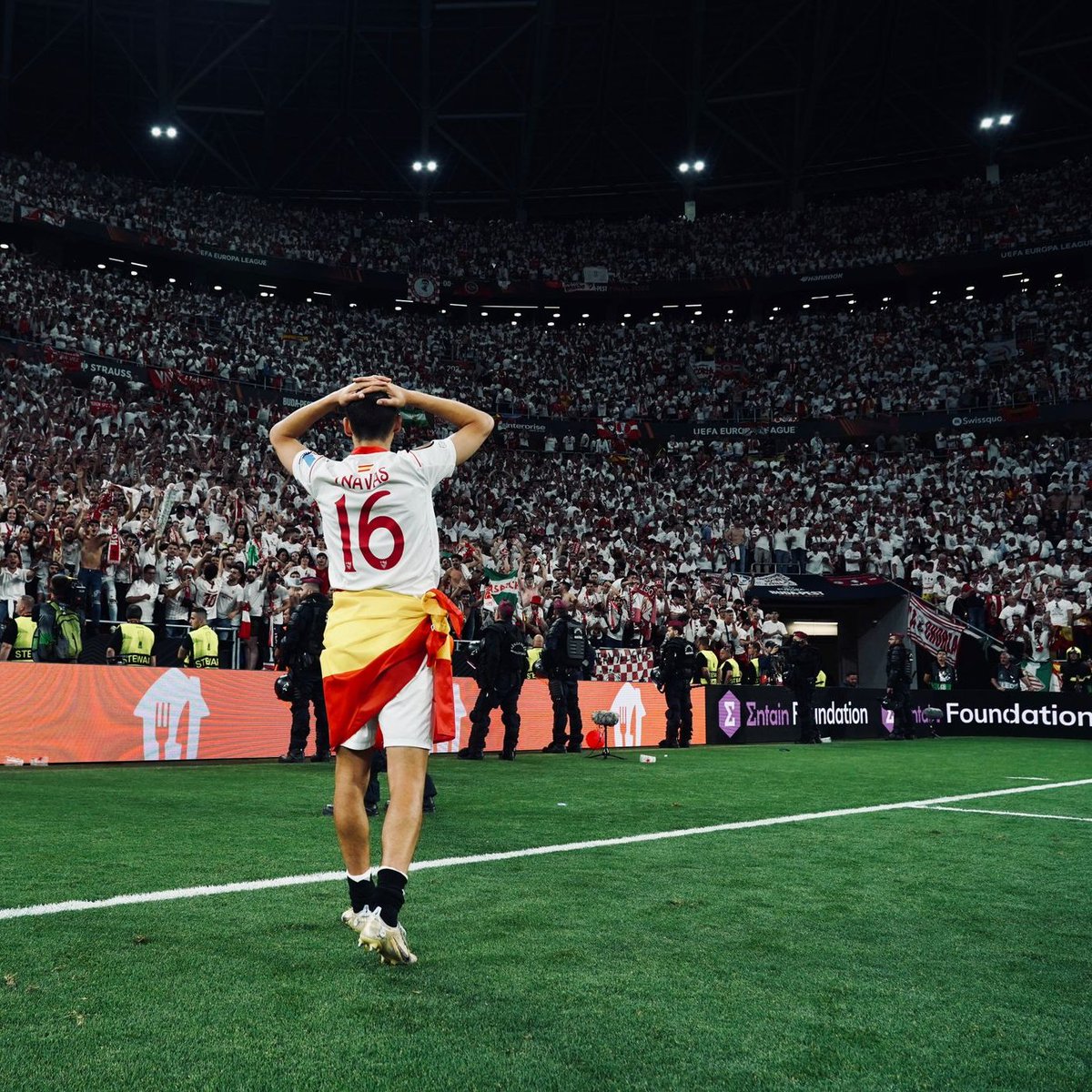 No hay una afición en la historia del fútbol que haya sido tan decisiva para ganar un título. Este año no solo hemos vuelto a hacer historia en europa, lo hemos hecho en la grada.