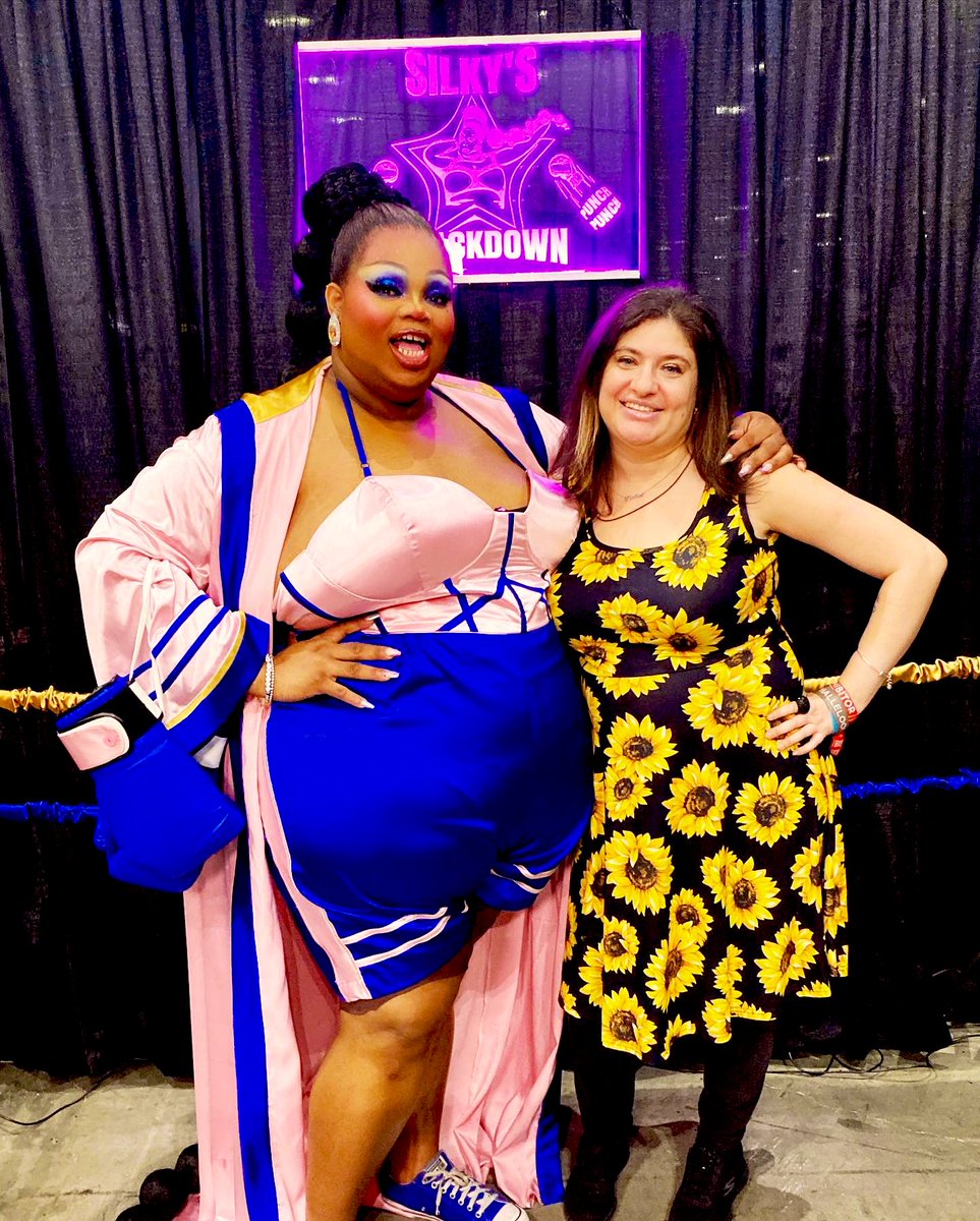 aleebabee's tweet photo. Unappreciated pics from dragcon that I shall post again. #dragisnotacrime #supportdrag 🏳️‍🌈🌈 https://t.co/ttAahvFYG3