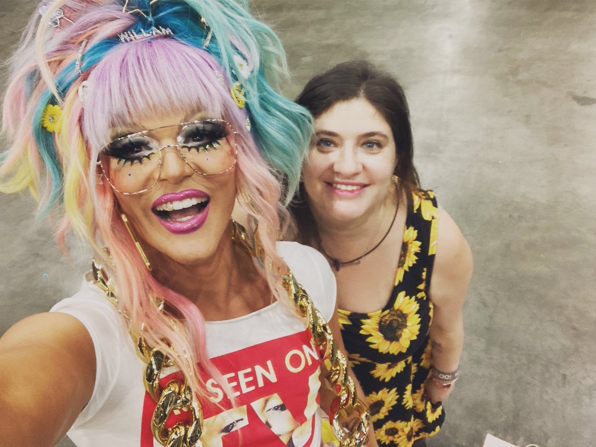 aleebabee's tweet photo. Unappreciated pics from dragcon that I shall post again. #dragisnotacrime #supportdrag 🏳️‍🌈🌈 https://t.co/ttAahvFYG3