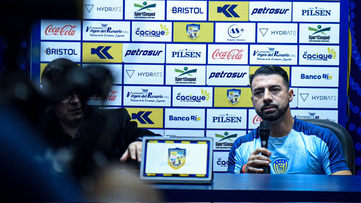 SpLuquenOficial's tweet photo. ¡𝗕𝗶𝗲𝗻𝘃𝗲𝗻𝗶𝗱𝗼 𝗮 𝗹𝗮 𝗥𝗲𝗽ú𝗯𝗹𝗶𝗰𝗮 𝗱𝗲 𝗟𝘂𝗾𝘂𝗲, 𝗝𝘂𝗹𝗶𝗼 𝗖é𝘀𝗮𝗿 𝗖á𝗰𝗲𝗿𝗲𝘀! 😃

El Emperador es nuevo director técnico del Sportivo Luqueño. 

¡Éxitos, profesor! 🤝

#VamosLUQUEÑO 🇺🇦 https://t.co/ejgfoOuCpc