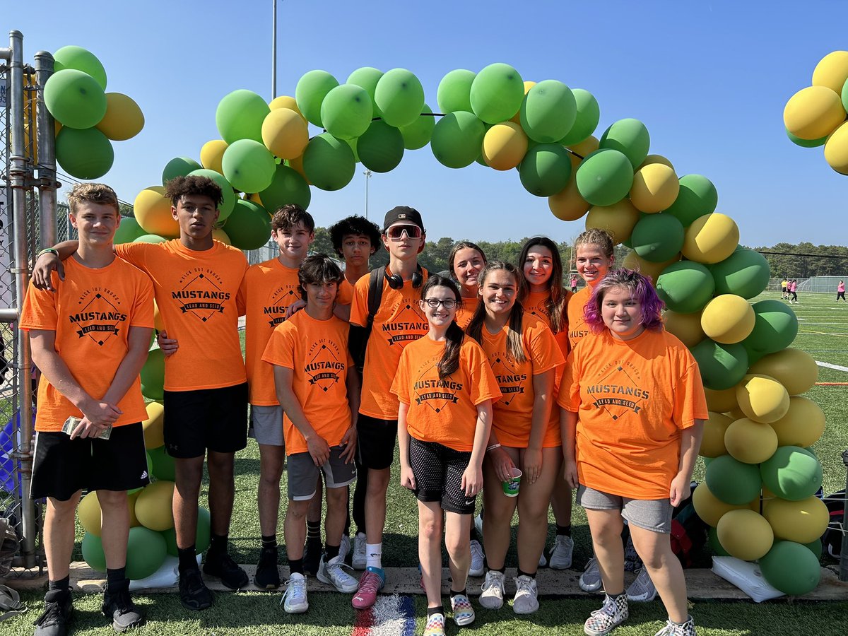 vmmsLEADandSeed's tweet photo. Student teams playing in our Annual “Kick Our Drugs” event today! Students represented every club and sport at VMMS! @VMMSMustangs @VMMSathletics https://t.co/DXQn2sRbCq