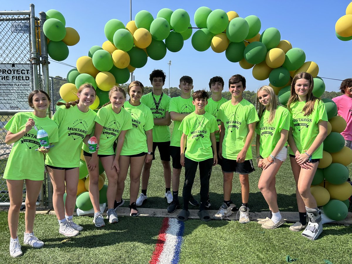vmmsLEADandSeed's tweet photo. Student teams playing in our Annual “Kick Our Drugs” event today! Students represented every club and sport at VMMS! @VMMSMustangs @VMMSathletics https://t.co/DXQn2sRbCq