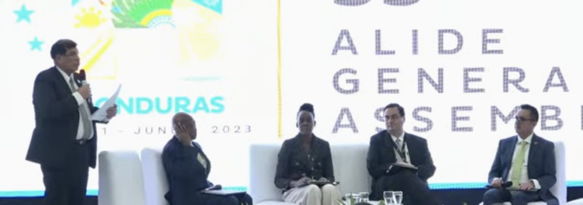 NafinOficial's tweet photo. En la primera sesión plenaria de la #53AsambleaGeneral #ALIDE, Christian Sánchez dijo que @NafinOficial y @bancomext cuentan con un plan estratégico para  fortalecer las cadenas de valor, el financiamiento a proveedores y los proyectos prioritarios del Gobierno Federal. https://t.co/WjZeEWBO05