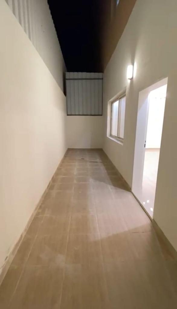 شقه فاخره للايجار بحي التعاون
تتكون من:
مدخلين
مجلس + صاله + 2 غرف نوم + 3 دورات مياه + مطبخ 
مطبخ جديد راكب - مكيفات اسبليت راكبه
السعر 18 الف
حوش خاص
ملاحظه/ غرفة نوم ماستر. 
- مدخل خاص جانبي
wa.me/+966582904376
#عقارات_الرياض 
#عقارات_السعودية