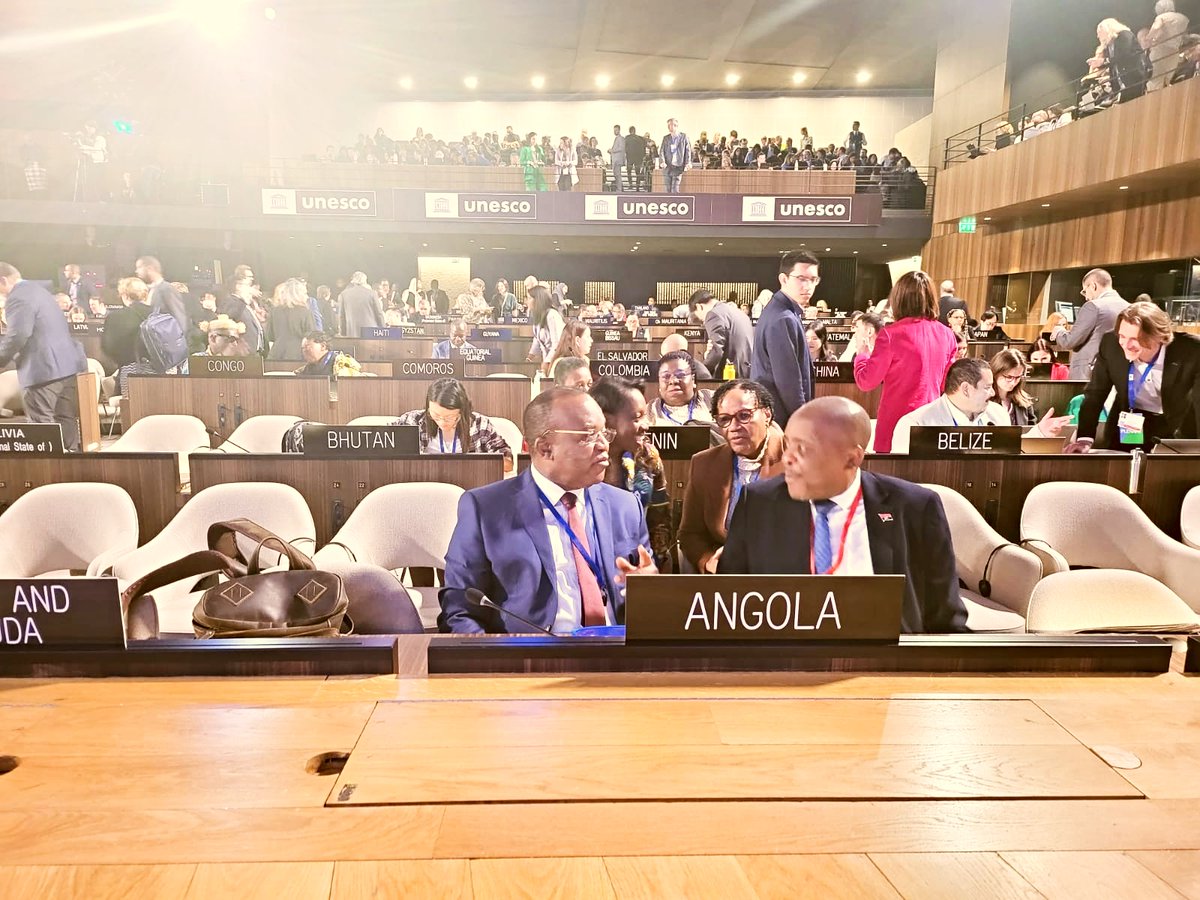 Delegação angolana, encabeçada pelo Secretário de Estado para o Ambiente, Abias Moma Huongo, na Segunda Sessão do Comité Intergovernamental de Negociações para desenvolver uma Convenção sobre a Poluição de Plástico, incluindo no ambiente marinho, que decorre em Paris, França.