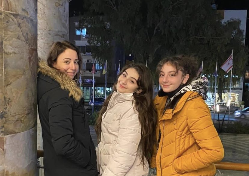 adaypar's tweet photo. 1 Haziran 2019.

Zamanın ne kadar hızlı geçtiğini fark edemiyor bazen insan. Bir bakmışsınız en sevdikleriniz artık yanınızda değil, cinayete kurban gitmişler… 

Keşke burda olsanız, sana yine sürprizler yapsak Abide’m… İyi ki doğdun 🤍

#isiasortakdavamız
#iyikidoğdunabide https://t.co/AobrYUPcks