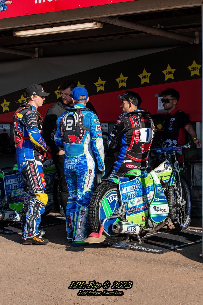 Vi vidste godt det ville blive en svær opgave her til aften hos Holsted Tigers, men så svær havde vi nu ikke troet ☹️ STORT WELL DONE til hjemmeholdet. 

Holsted Tigers 54
Team Fjelsted 27 

📸.: Leif Prüsse Lauridsen