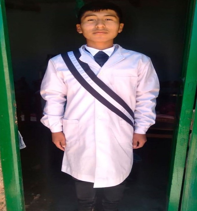 desaparecidaorg's tweet photo. Rafael Leopoldo Gaspar tiene 12 años, desapareció el 31/5 en Humahuaca, provincia de #Jujuy.  Es delgado, altura 1,65. Vestía un buzo negro con franjas rojas en las mangas, pantalón negro deportivo y una gorra gris. Avisar #URGENTE al ☎️388-6828607, o 911 https://t.co/p19e1SwpgV
