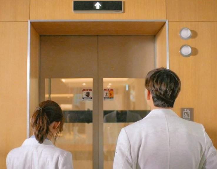 yayaapoooh's tweet image. Their chemistry is INSANE. Even though the two of them just said "annyeong haseyo" to eo.