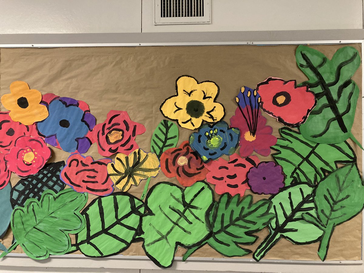 turciosk's tweet photo. Tropical flowers and leaves to brighten up our hallway. @westridgeSD41 https://t.co/9dilLAaH0y