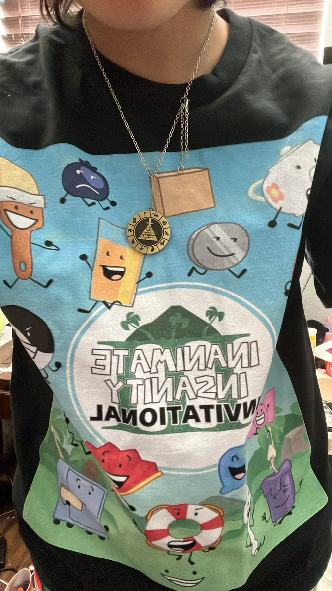 CubedZ3r0's tweet photo. POV your new high school has a graphic design class and you can print whatever you want on a shirt #inanimateinsanity https://t.co/4a6L0qRp5P