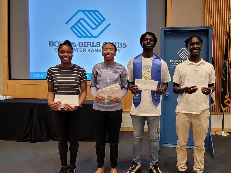 The Clubs award over $31,000 in scholarships! Read about this and more in This Month at the Clubs e-newsletter.
conta.cc/3WKhMZX