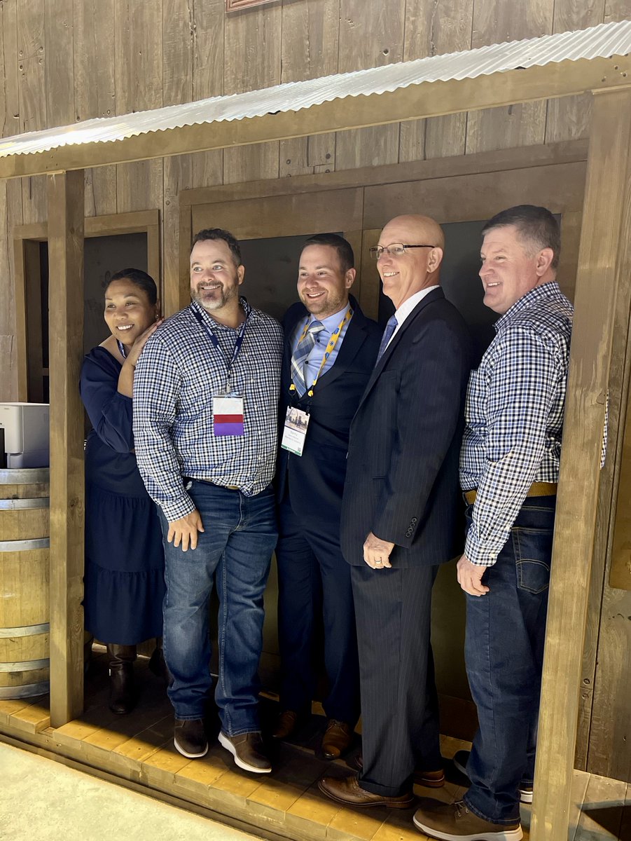 Kearneyandco's tweet photo. 📣 Howdy y'all! We want to thank @asmctweets for a great first day at PDI 2023 and thank you to all the folks who stopped by our booth to say hello! #ASMCPDI23 #75YearsofASMC #LetsGoKearney https://t.co/rUKWWt8ED1