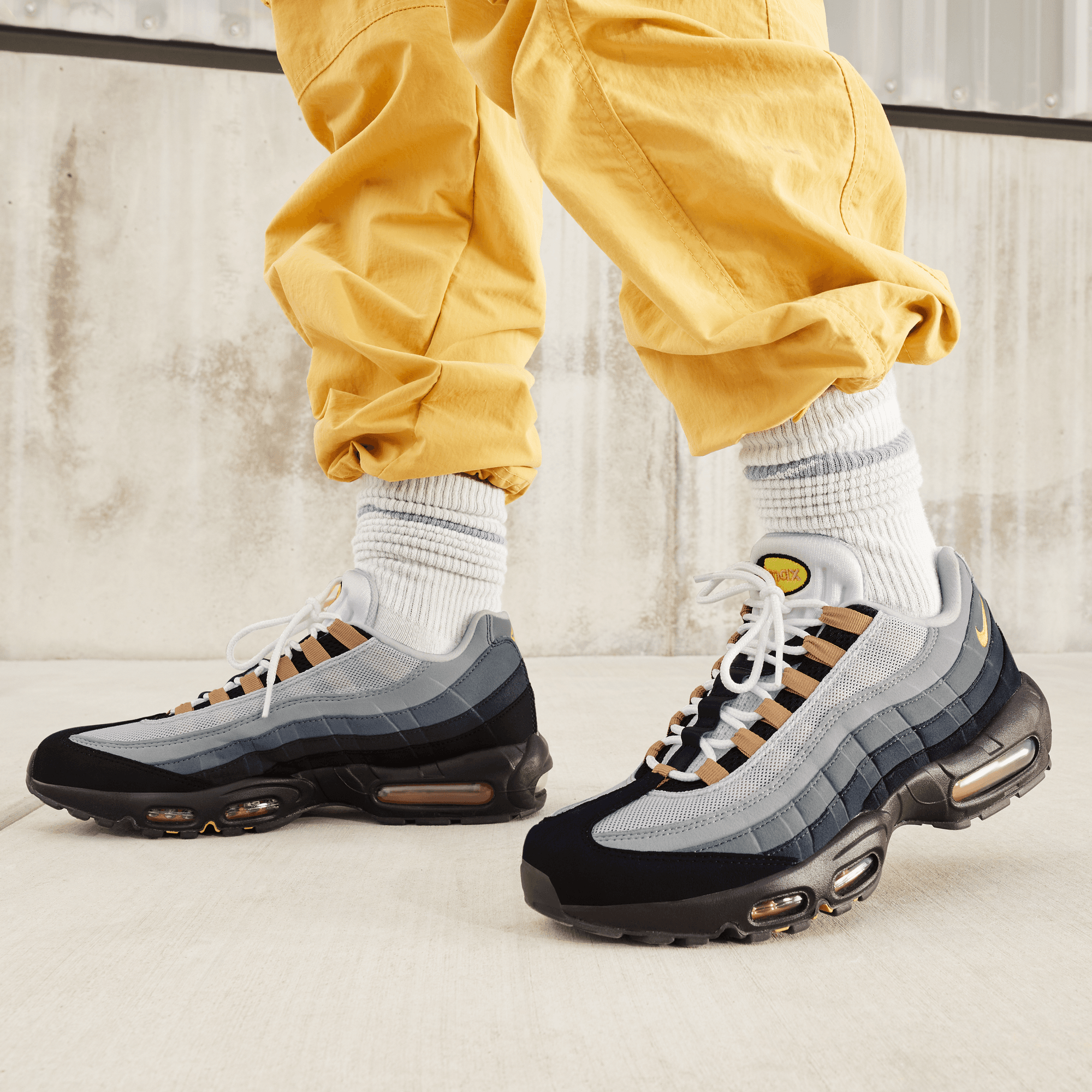 スニーカー Nike Air Max 95 Icons Yellow Strike Buy Air Max 95 'Icons - Yellow Strike' - DX4236 100 | GOAT